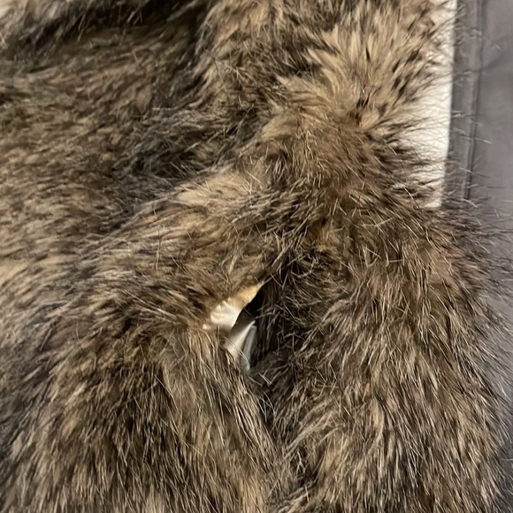 Faux fur vest - Picture 10 of 10